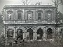 1890, la Loggia Cornaro con orti e panni stesi